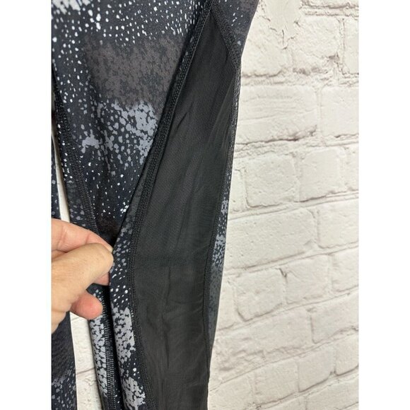 GAP FIT Women's black gray leggings with sheer mesh panel, sz XS, EUC - Picture 2 of 6